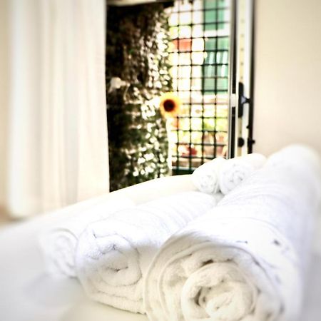 House Relax Apartment Centro Di Napoli Exterior foto